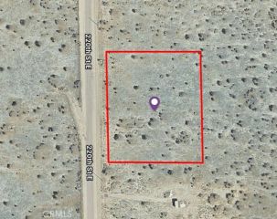 4 220th St E, Palmdale, CA 93591