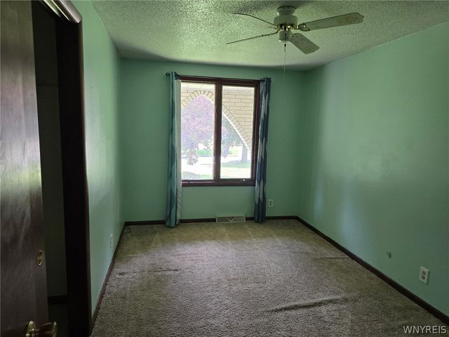 120 Autumnvale, Lockport City, NY 14094