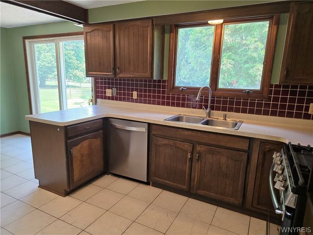 120 Autumnvale, Lockport City, NY 14094