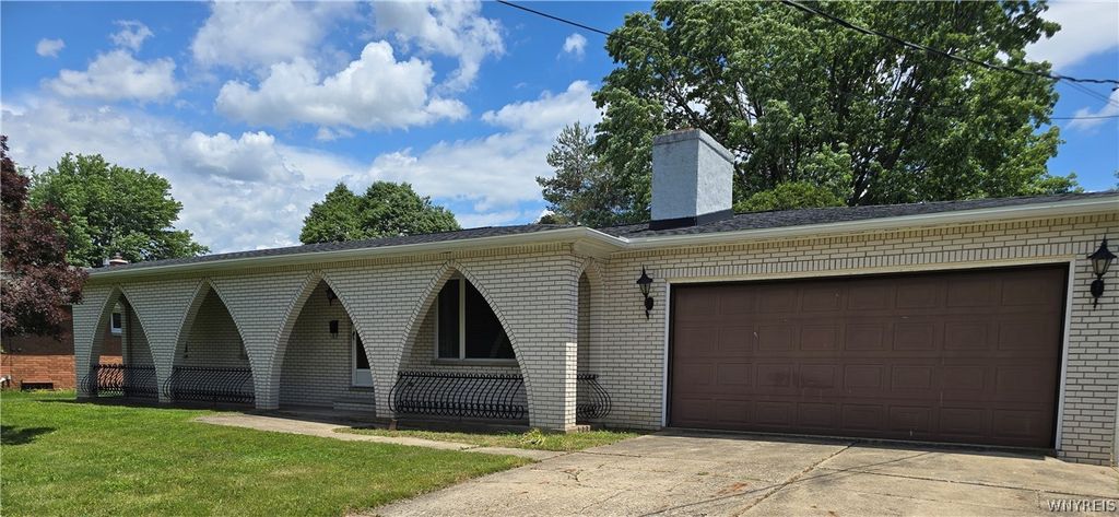 120 Autumnvale, Lockport City, NY 14094