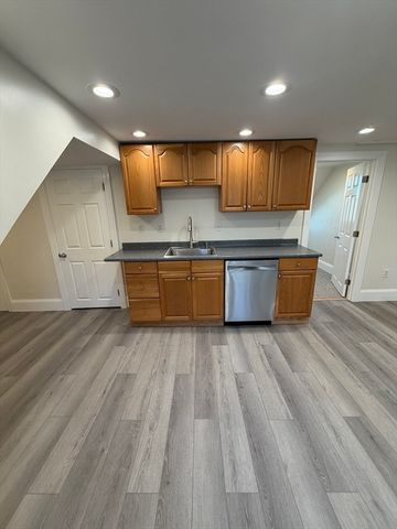 10 Summer St 3, Beverly, MA 01915