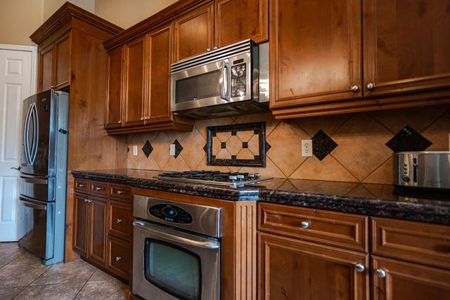 2506 Swift Avenue, Clovis, CA 93611