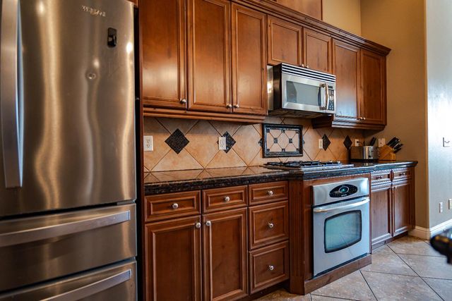 2506 Swift Avenue, Clovis, CA 93611