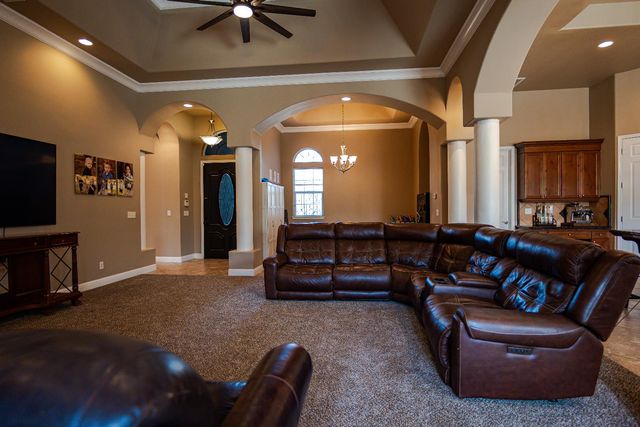 2506 Swift Avenue, Clovis, CA 93611