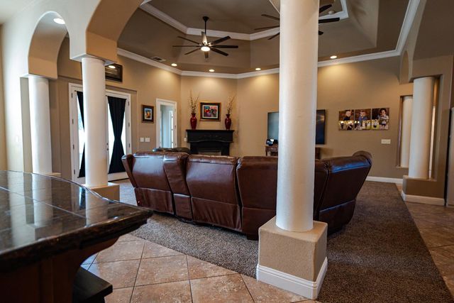 2506 Swift Avenue, Clovis, CA 93611