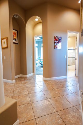 2506 Swift Avenue, Clovis, CA 93611