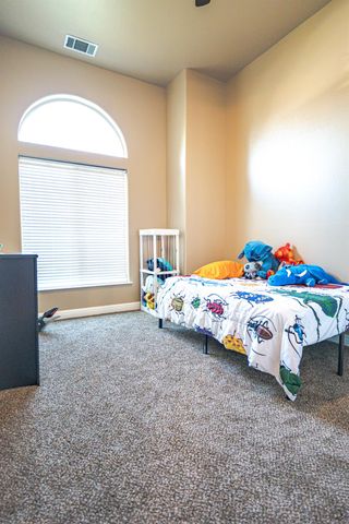 2506 Swift Avenue, Clovis, CA 93611