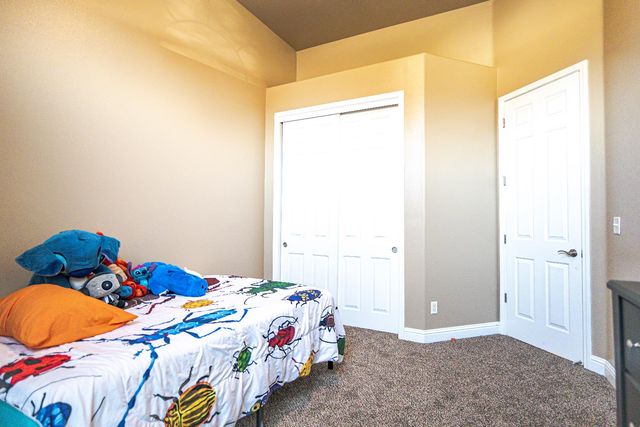 2506 Swift Avenue, Clovis, CA 93611