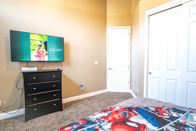 2506 Swift Avenue, Clovis, CA 93611