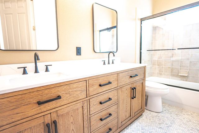 2506 Swift Avenue, Clovis, CA 93611