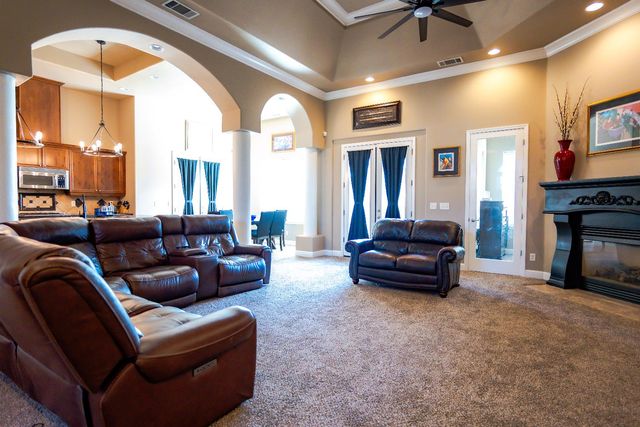 2506 Swift Avenue, Clovis, CA 93611