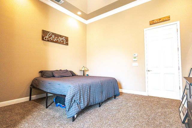 2506 Swift Avenue, Clovis, CA 93611