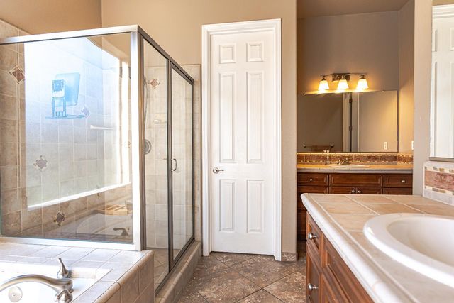 2506 Swift Avenue, Clovis, CA 93611