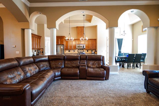 2506 Swift Avenue, Clovis, CA 93611