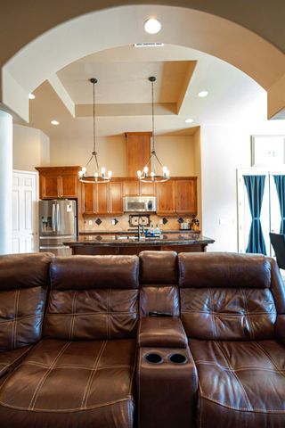 2506 Swift Avenue, Clovis, CA 93611