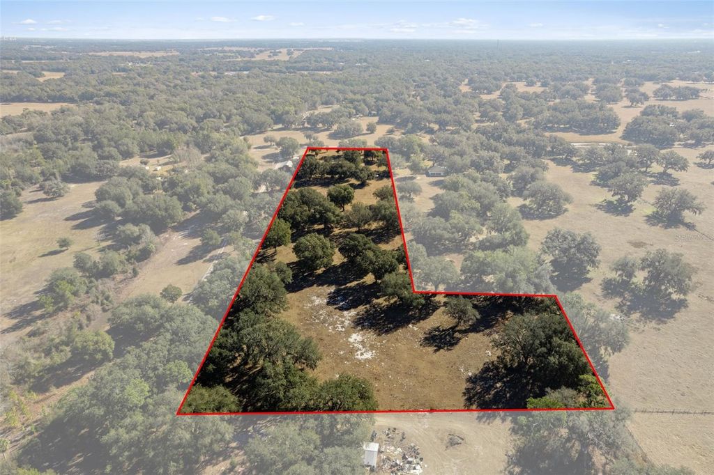 Image 3 of property listing at 3936 CR 311, Bushnell, FL 33513