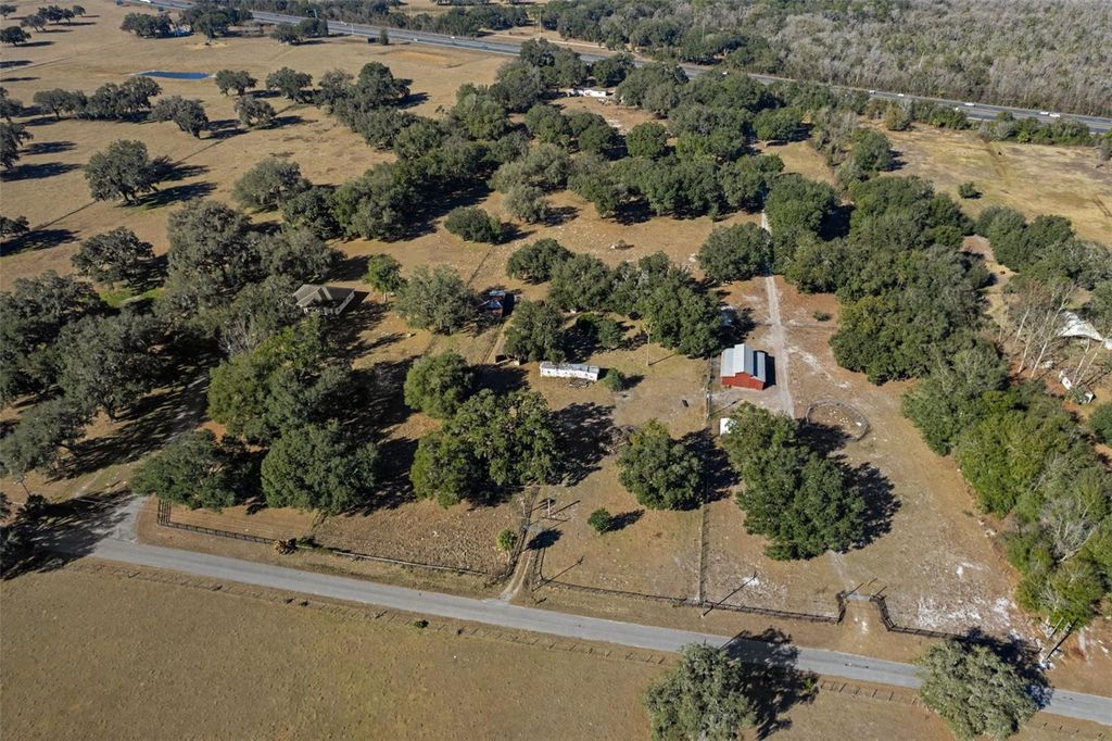 Image 7 of property listing at 3936 CR 311, Bushnell, FL 33513