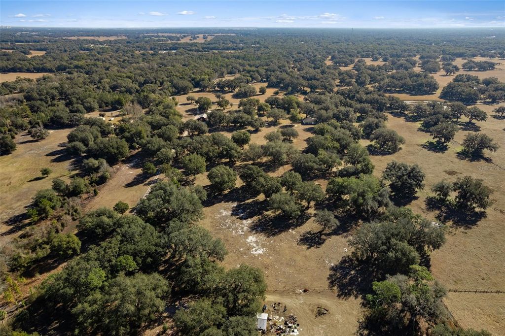 Image 10 of property listing at 3936 CR 311, Bushnell, FL 33513