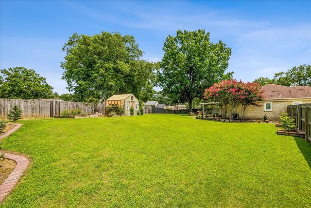 8038 CIRCLESHADE DR, Germantown, TN 38138