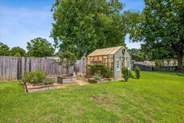 8038 CIRCLESHADE DR, Germantown, TN 38138