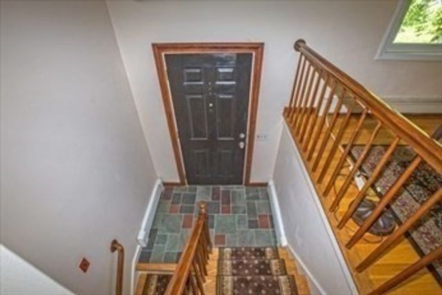 27 Country Club Dr, Westfield, MA 01085