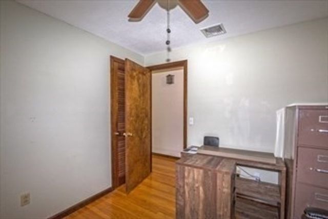 27 Country Club Dr, Westfield, MA 01085