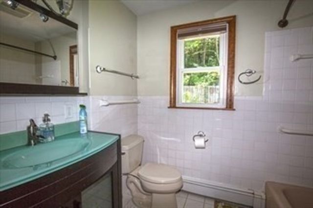 27 Country Club Dr, Westfield, MA 01085