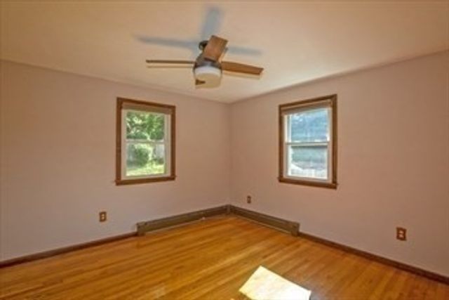 27 Country Club Dr, Westfield, MA 01085