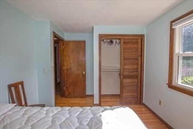 27 Country Club Dr, Westfield, MA 01085