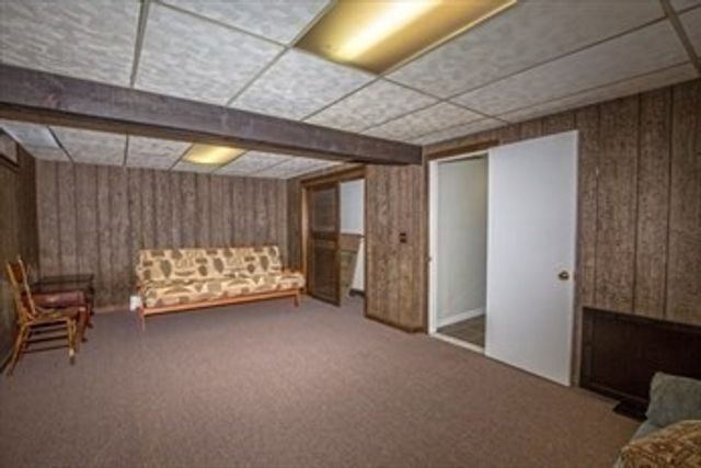 27 Country Club Dr, Westfield, MA 01085