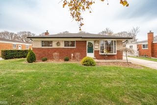 31417 Tecla Drive, Warren, MI 48088