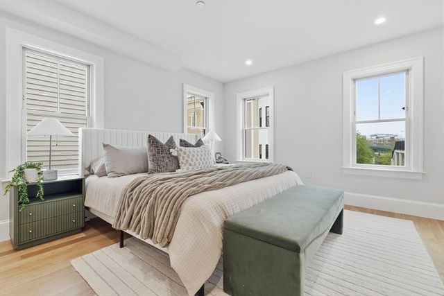 14 Prospect St, Boston, MA 02129