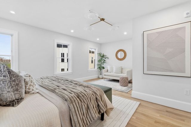 14 Prospect St, Boston, MA 02129