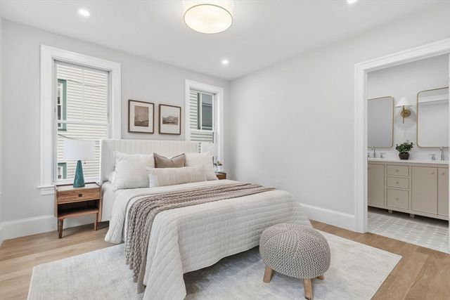 14 Prospect St, Boston, MA 02129