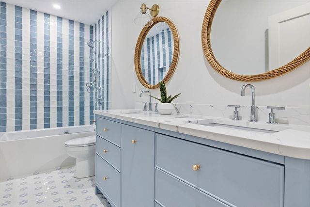 14 Prospect St, Boston, MA 02129