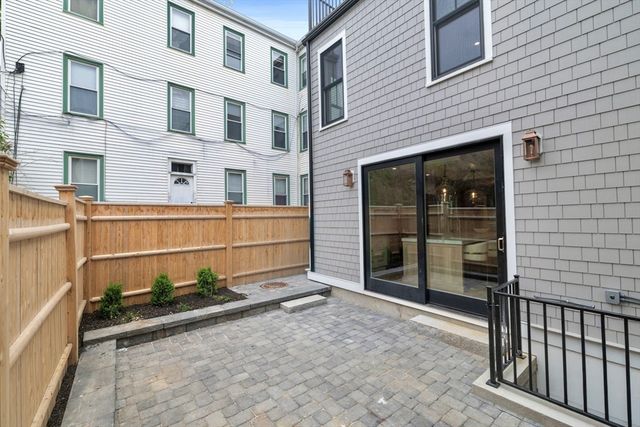 14 Prospect St, Boston, MA 02129