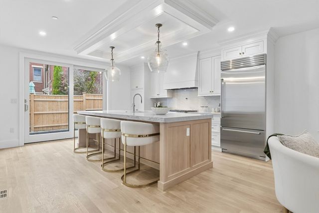 14 Prospect St, Boston, MA 02129