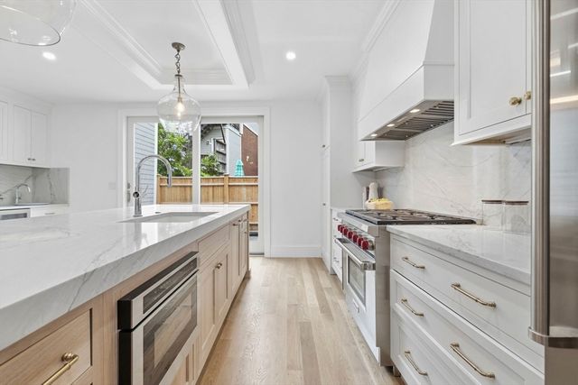 14 Prospect St, Boston, MA 02129