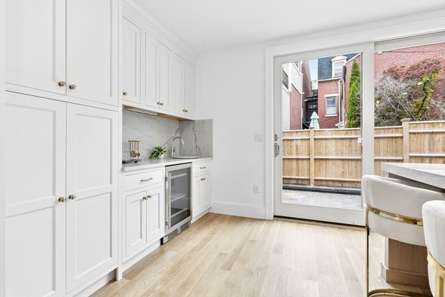 14 Prospect St, Boston, MA 02129