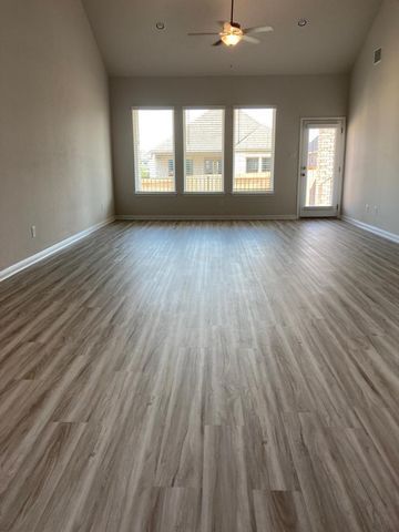 136 Green Knoll LN, Georgetown, TX 78628