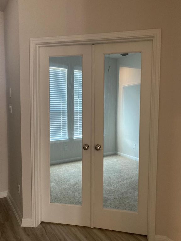 136 Green Knoll LN, Georgetown, TX 78628