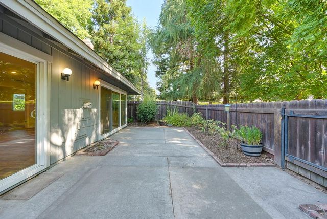 6726 Vivienda Ln, Citrus Heights, CA 95621