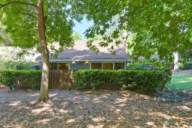 6726 Vivienda Ln, Citrus Heights, CA 95621