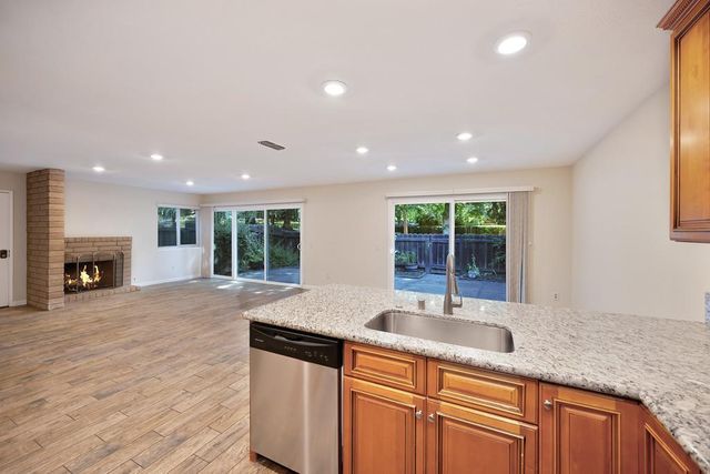 6726 Vivienda Ln, Citrus Heights, CA 95621
