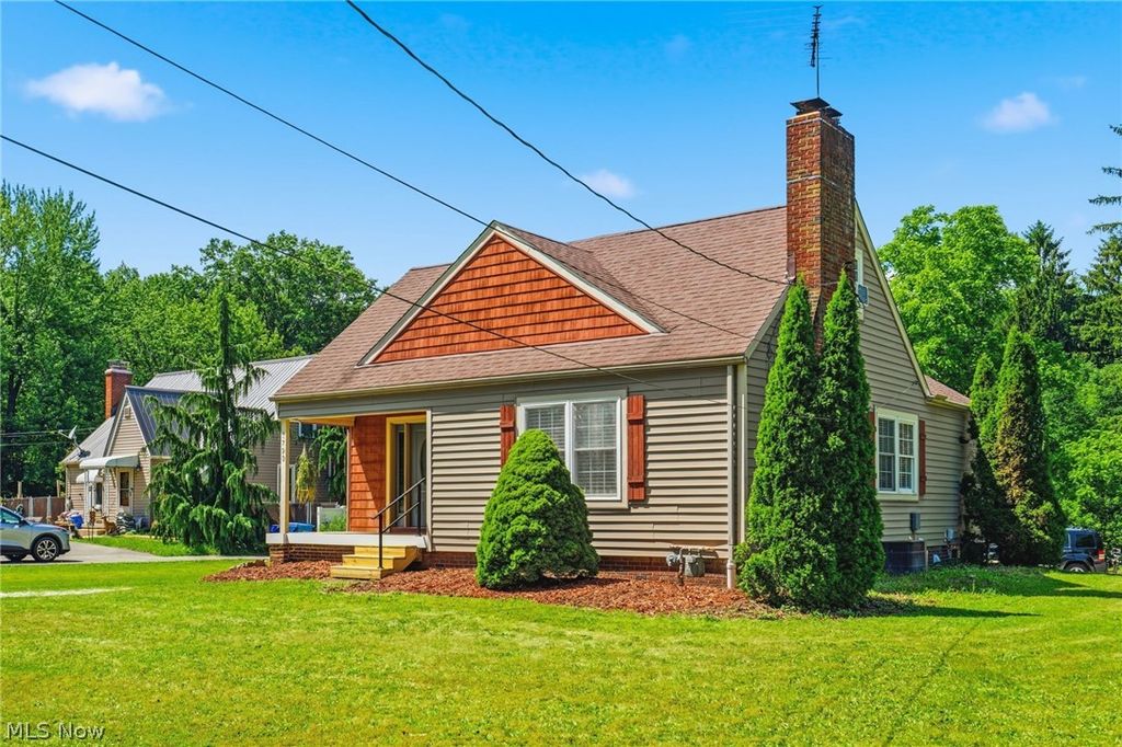 1793 E Turkeyfoot Lake Road, Akron, OH 44312