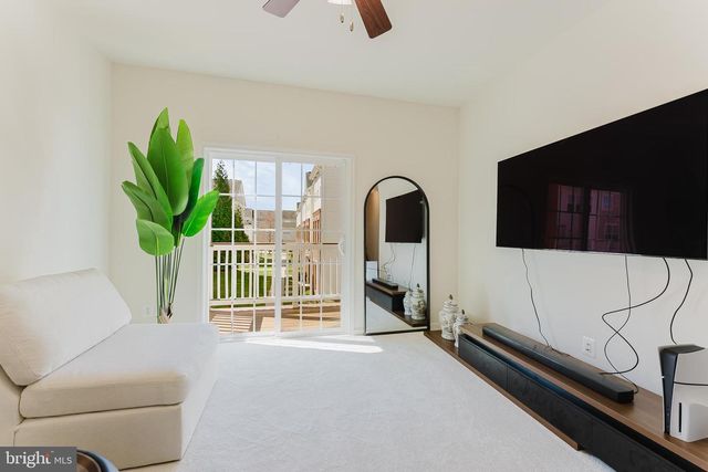 19451 PROMENADE DR, Leesburg, VA 20176