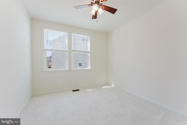 19451 PROMENADE DR, Leesburg, VA 20176