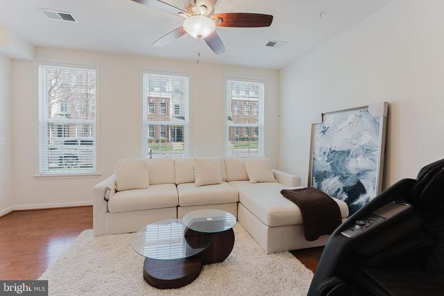 19451 PROMENADE DR, Leesburg, VA 20176