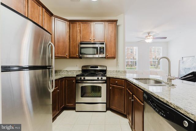 19451 PROMENADE DR, Leesburg, VA 20176