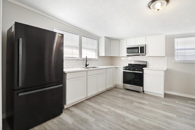 204 Hafer Street, Baytown, TX 77520